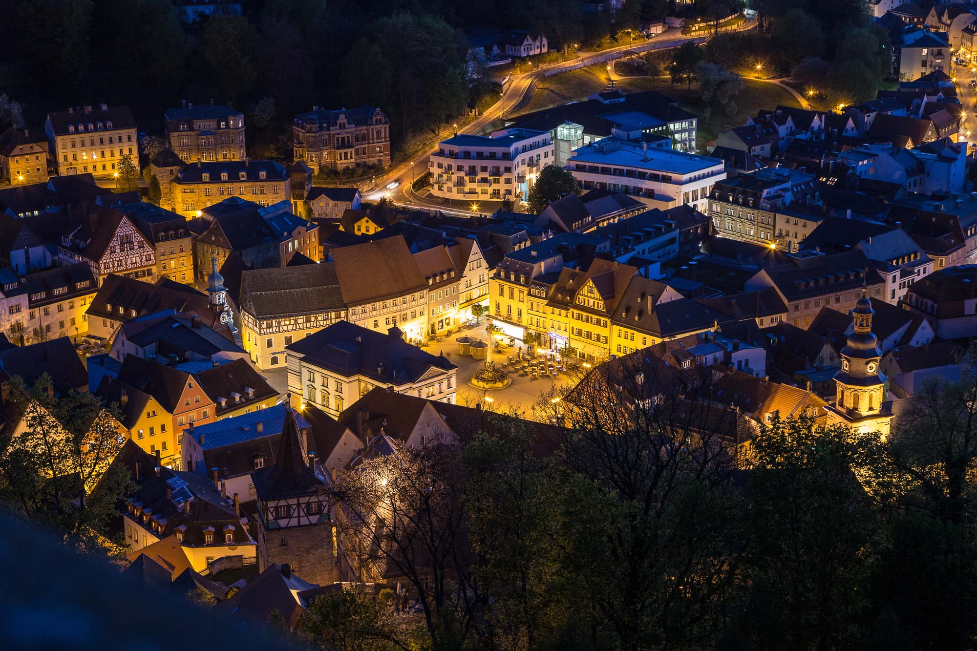 Der Marktplatz in Kulmbach bei Nacht. Der Marktplatz in Kulmbach bei Nacht.