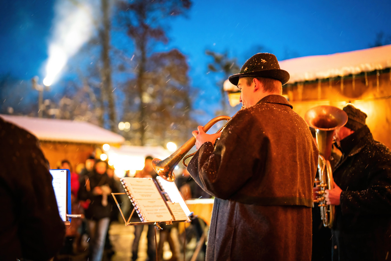 Blasmusik auf dem Weihnachtlichen Schlossmarkt Tegernsee © DER TEGERNSEE, Dietmar Denger